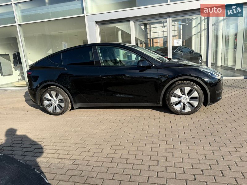 Позашляховик / Кросовер Tesla Model Y 2023 в Рівному