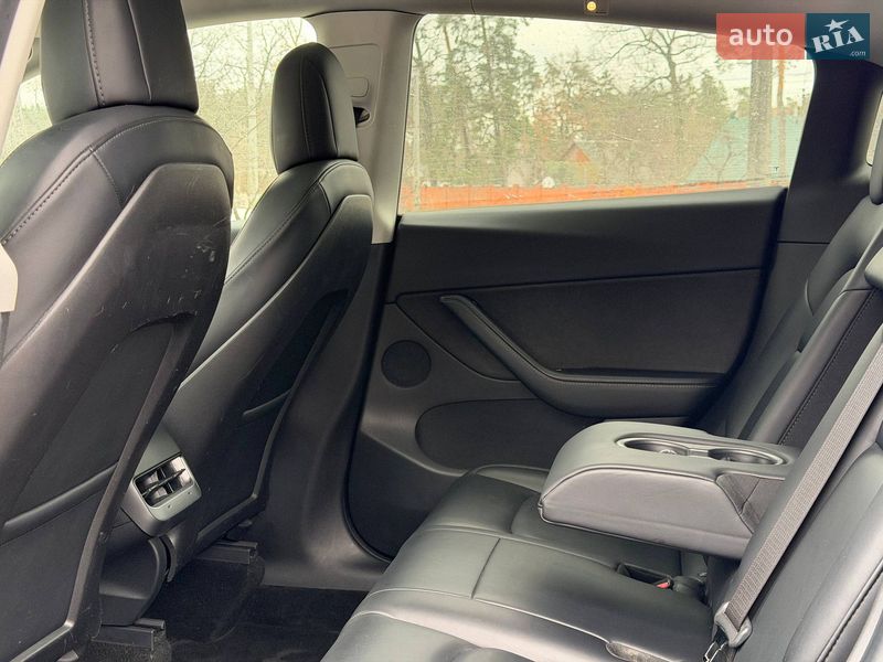 Внедорожник / Кроссовер Tesla Model Y 2021 в Киеве