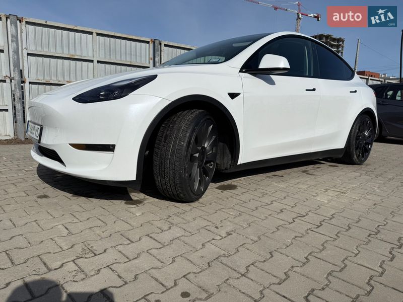 Позашляховик / Кросовер Tesla Model Y 2023 в Жовкві фото 2 Позашляховик / Кросовер Tesla Model Y 2023 в Жовкві