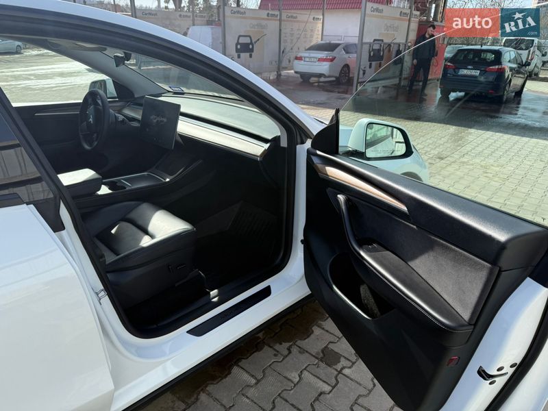 Позашляховик / Кросовер Tesla Model Y 2023 в Жовкві фото 6 Позашляховик / Кросовер Tesla Model Y 2023 в Жовкві