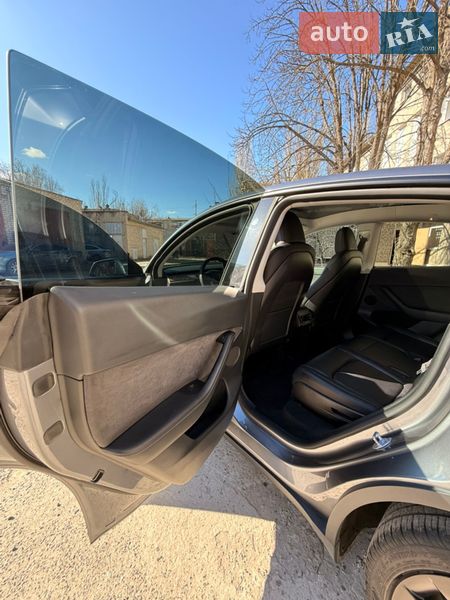 Позашляховик / Кросовер Tesla Model Y 2024 в Дніпрі
