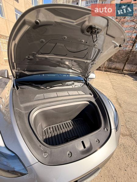 Позашляховик / Кросовер Tesla Model Y 2024 в Дніпрі