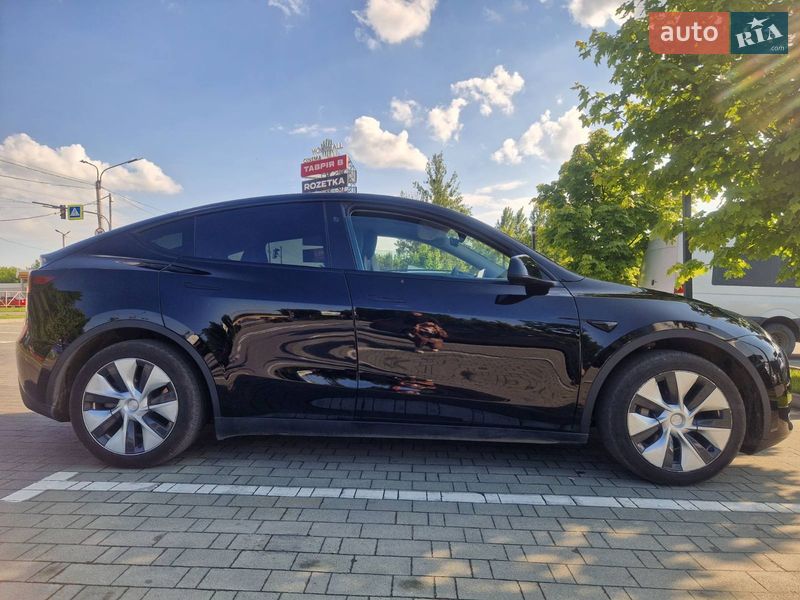 Позашляховик / Кросовер Tesla Model Y 2023 в Хмельницькому