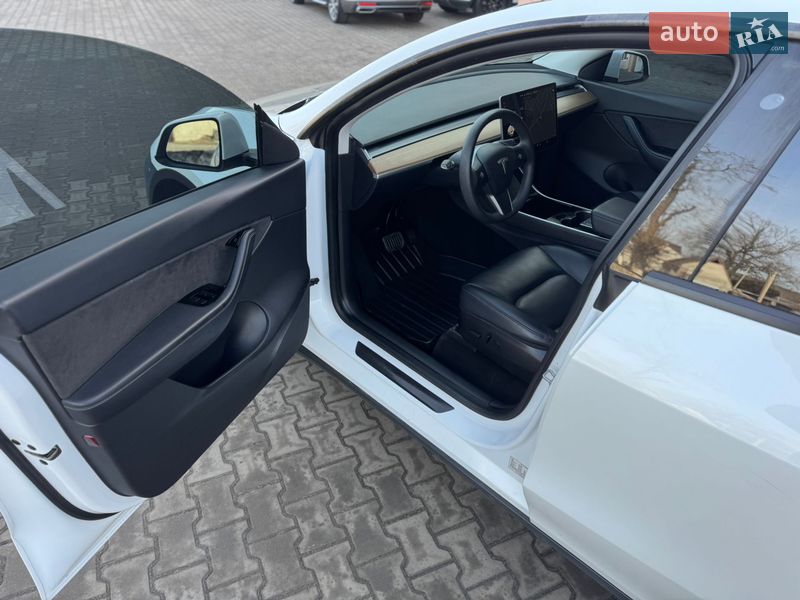 Внедорожник / Кроссовер Tesla Model Y 2020 в Луцке
