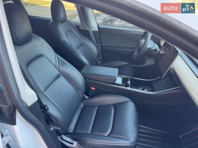 Внедорожник / Кроссовер Tesla Model Y 2020 в Луцке