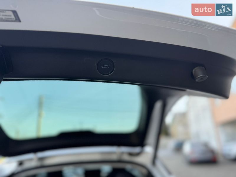 Внедорожник / Кроссовер Tesla Model Y 2020 в Луцке