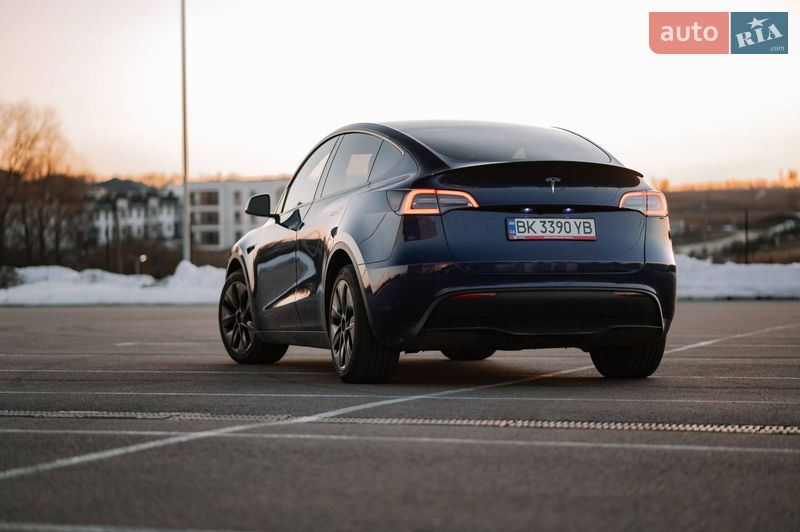 Внедорожник / Кроссовер Tesla Model Y 2024 в Ровно
