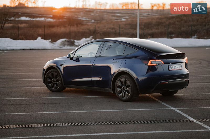 Внедорожник / Кроссовер Tesla Model Y 2024 в Ровно