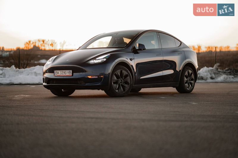 Внедорожник / Кроссовер Tesla Model Y 2024 в Ровно