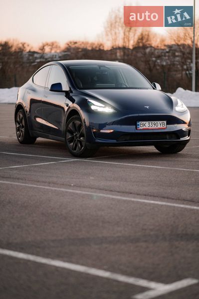 Внедорожник / Кроссовер Tesla Model Y 2024 в Ровно