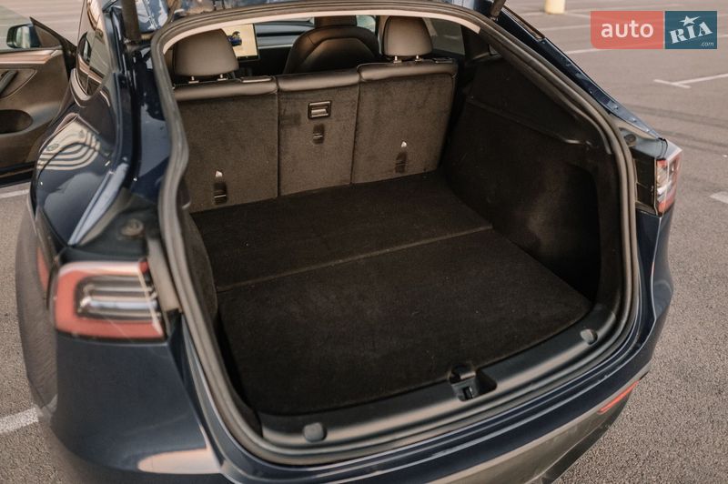 Внедорожник / Кроссовер Tesla Model Y 2024 в Ровно