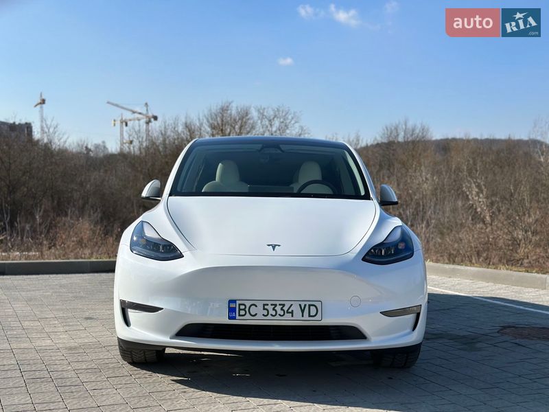 Tesla Model Y 2023