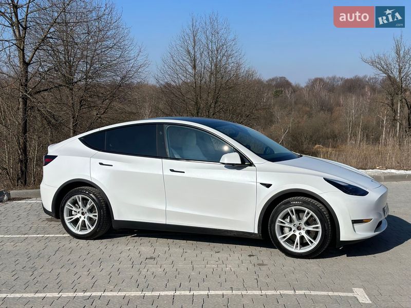 Позашляховик / Кросовер Tesla Model Y 2023 в Львові фото 10 Позашляховик / Кросовер Tesla Model Y 2023 в Львові