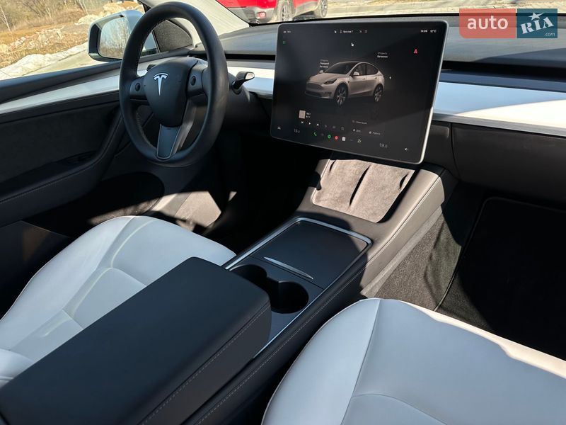 Позашляховик / Кросовер Tesla Model Y 2023 в Львові фото 15 Позашляховик / Кросовер Tesla Model Y 2023 в Львові