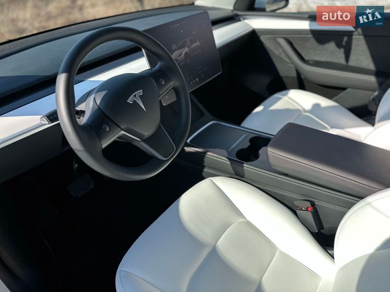 Позашляховик / Кросовер Tesla Model Y 2023 в Львові фото 18 Позашляховик / Кросовер Tesla Model Y 2023 в Львові