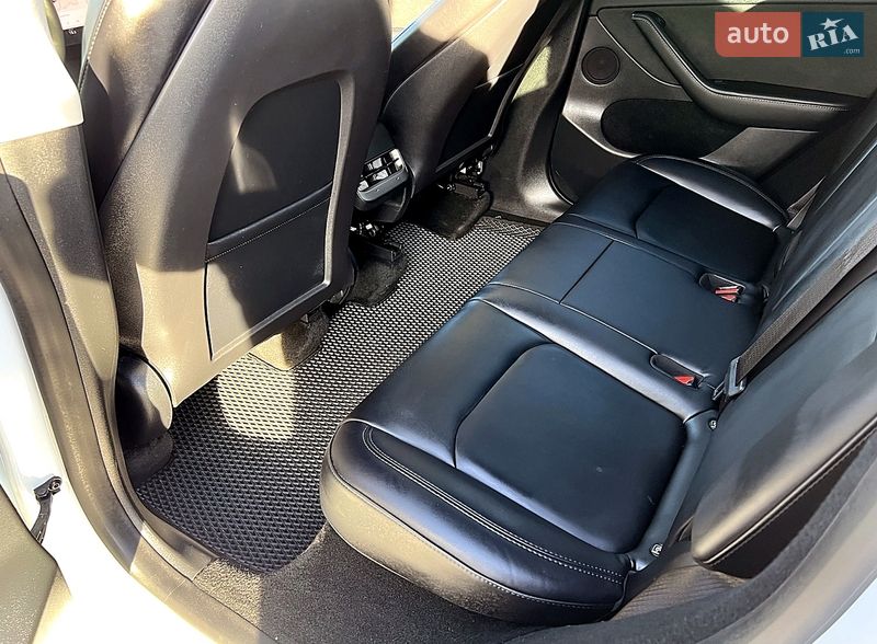 Внедорожник / Кроссовер Tesla Model Y 2023 в Луцке