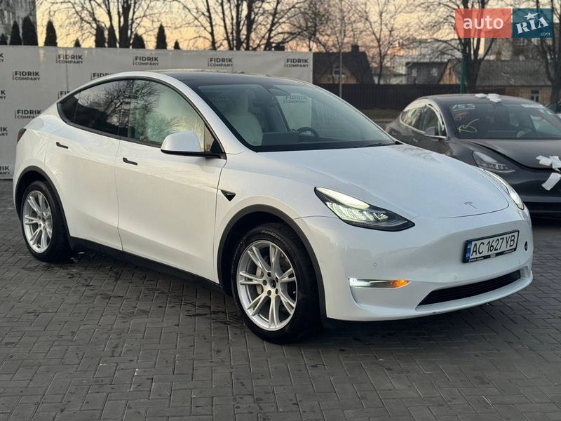 Tesla Model Y 2020