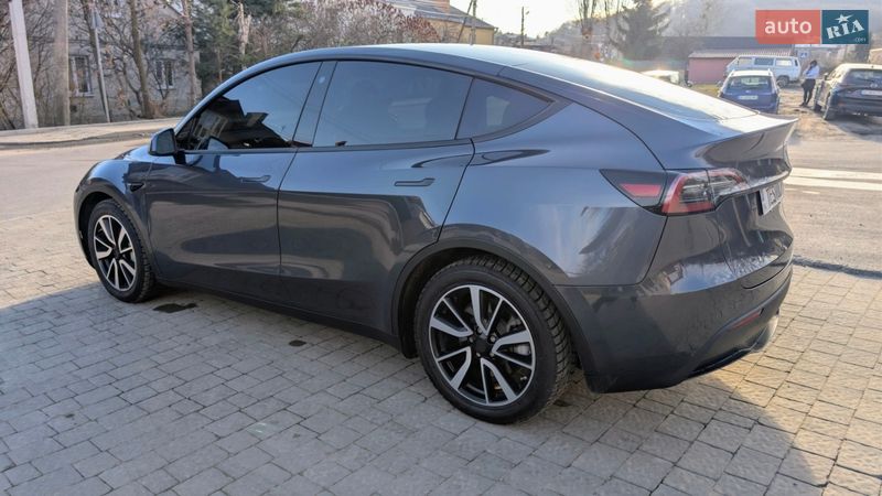 Внедорожник / Кроссовер Tesla Model Y 2023 в Львове