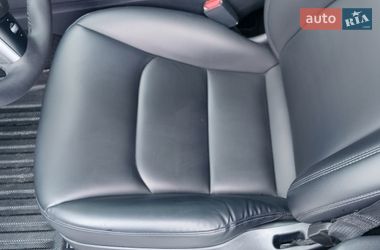 Внедорожник / Кроссовер Tesla Model Y 2023 в Киеве