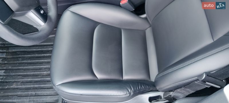 Внедорожник / Кроссовер Tesla Model Y 2023 в Киеве