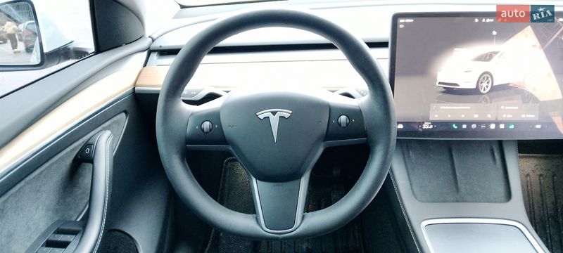 Внедорожник / Кроссовер Tesla Model Y 2023 в Киеве