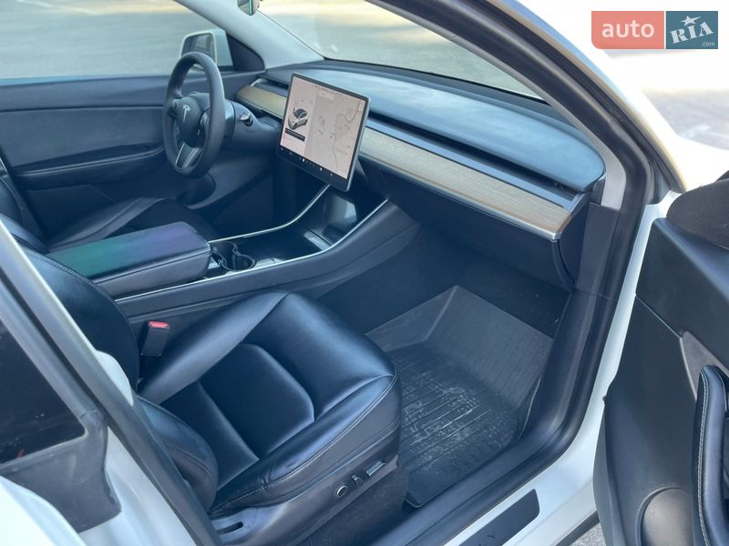 Позашляховик / Кросовер Tesla Model Y 2020 в Ужгороді