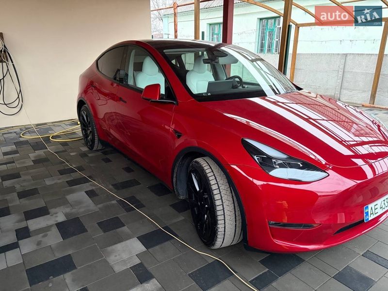 Позашляховик / Кросовер Tesla Model Y 2023 в Дніпрі