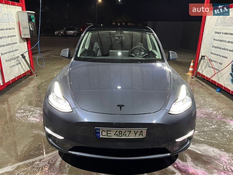 Внедорожник / Кроссовер Tesla Model Y 2023 в Черновцах