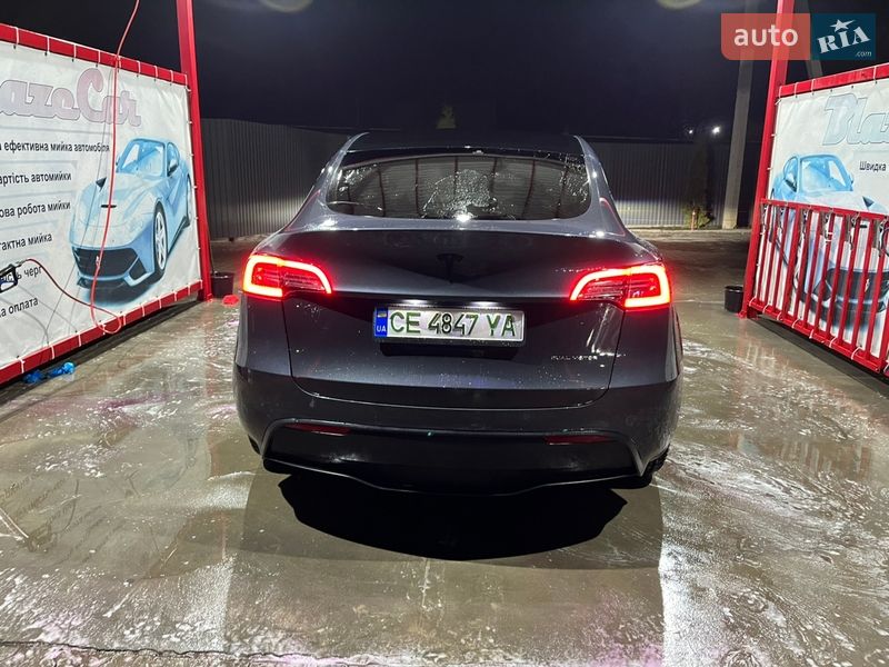 Внедорожник / Кроссовер Tesla Model Y 2023 в Черновцах
