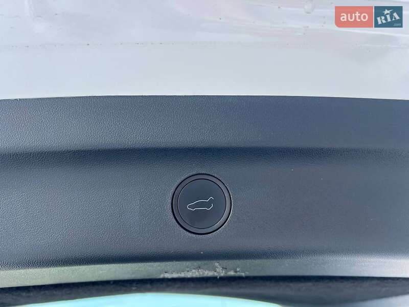 Позашляховик / Кросовер Tesla Model Y 2023 в Львові