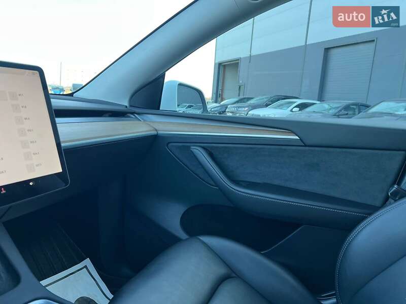 Позашляховик / Кросовер Tesla Model Y 2023 в Львові