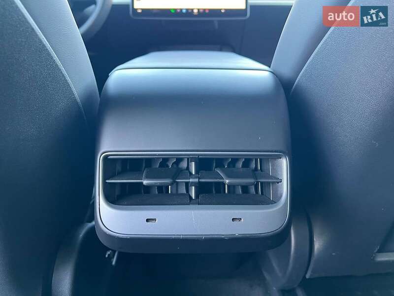 Позашляховик / Кросовер Tesla Model Y 2023 в Львові