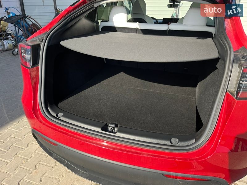 Позашляховик / Кросовер Tesla Model Y 2023 в Львові