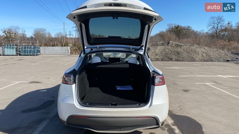 Позашляховик / Кросовер Tesla Model Y 2023 в Києві