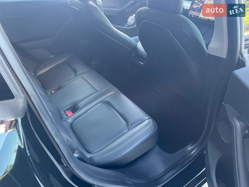 Внедорожник / Кроссовер Tesla Model Y 2021 в Львове