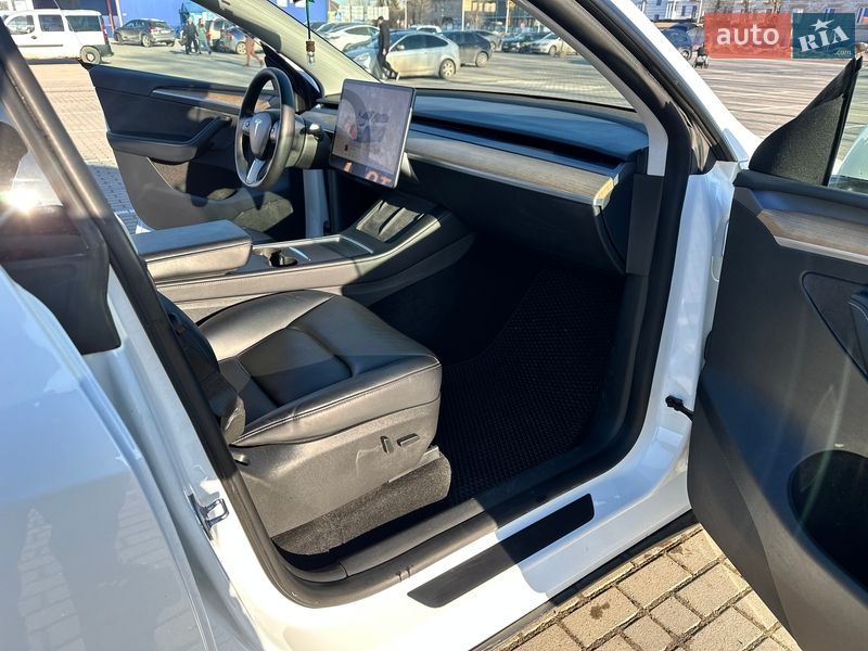Позашляховик / Кросовер Tesla Model Y 2022 в Тернополі
