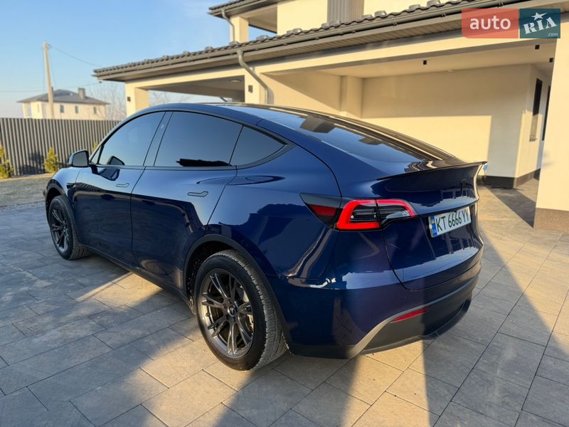 Внедорожник / Кроссовер Tesla Model Y 2024 в Ивано-Франковске