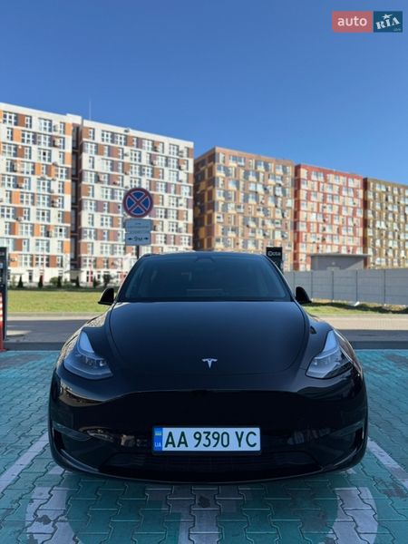 Внедорожник / Кроссовер Tesla Model Y 2023 в Киеве