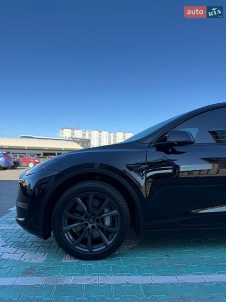 Внедорожник / Кроссовер Tesla Model Y 2023 в Киеве