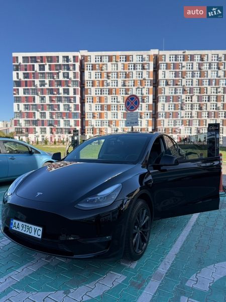 Внедорожник / Кроссовер Tesla Model Y 2023 в Киеве