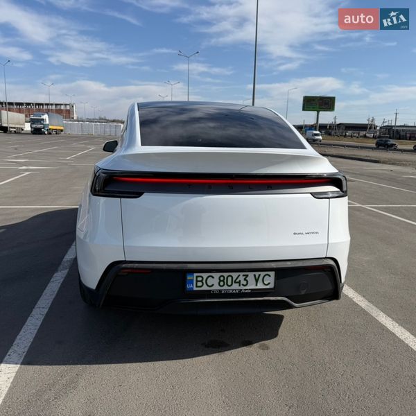 Внедорожник / Кроссовер Tesla Model Y 2025 в Львове