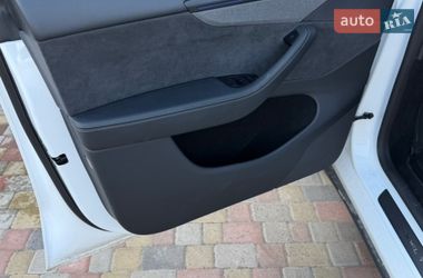 Внедорожник / Кроссовер Tesla Model Y 2025 в Львове