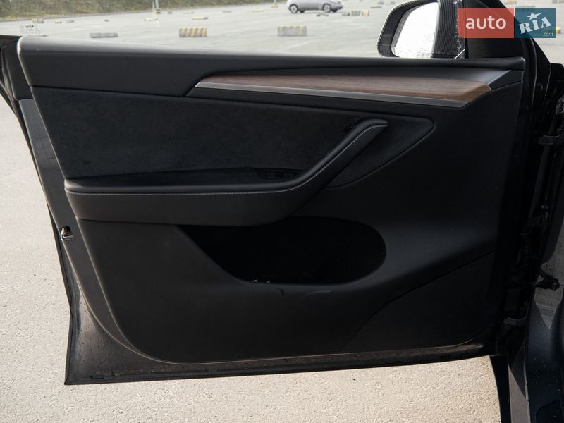 Внедорожник / Кроссовер Tesla Model Y 2022 в Львове