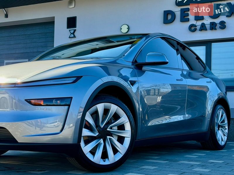 Внедорожник / Кроссовер Tesla Model Y 2025 в Дрогобыче