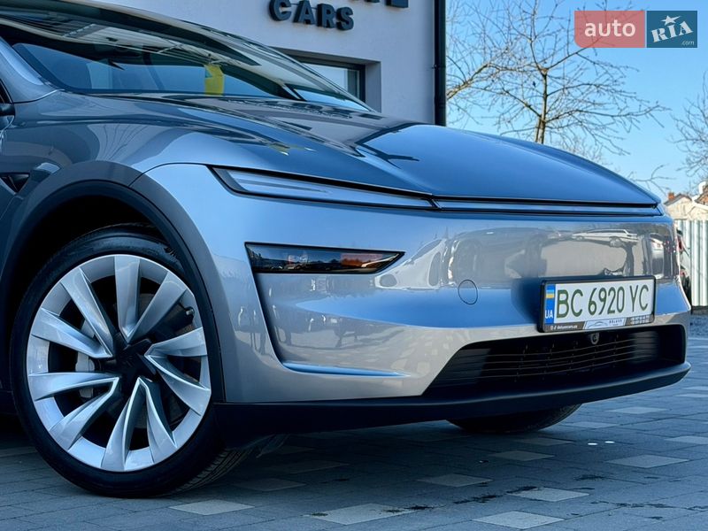 Внедорожник / Кроссовер Tesla Model Y 2025 в Дрогобыче