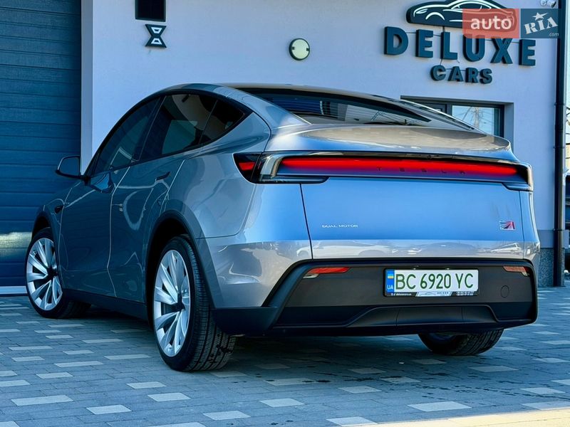 Внедорожник / Кроссовер Tesla Model Y 2025 в Дрогобыче