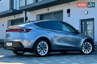 Внедорожник / Кроссовер Tesla Model Y 2025 в Дрогобыче