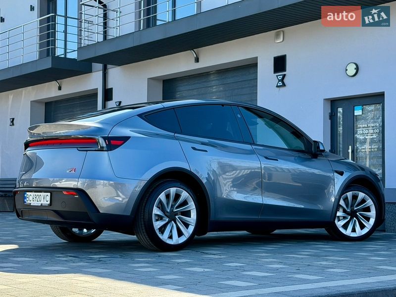 Внедорожник / Кроссовер Tesla Model Y 2025 в Дрогобыче