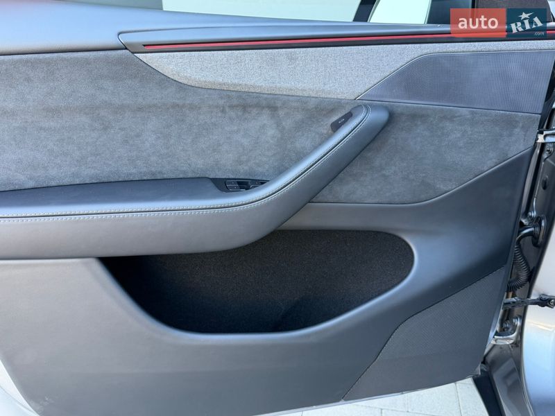 Внедорожник / Кроссовер Tesla Model Y 2025 в Дрогобыче