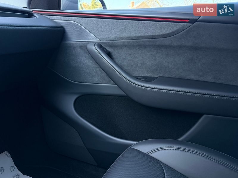 Внедорожник / Кроссовер Tesla Model Y 2025 в Дрогобыче